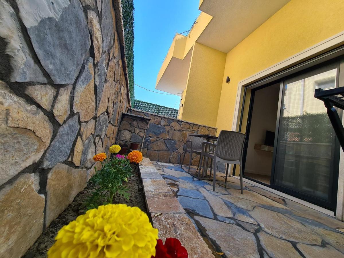 Arial Trinity Suites Avlonya Dış mekan fotoğraf