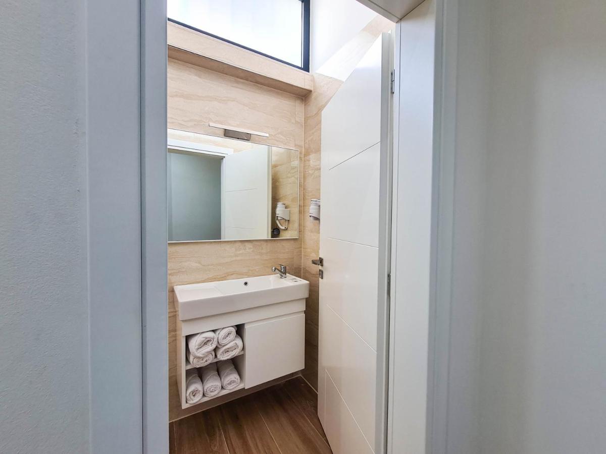 Arial Trinity Suites Avlonya Dış mekan fotoğraf