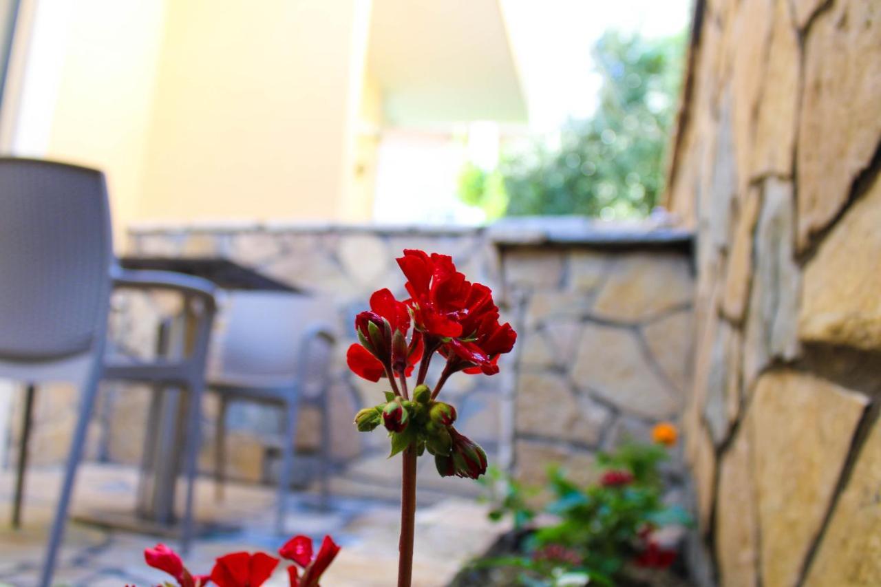 Arial Trinity Suites Avlonya Dış mekan fotoğraf