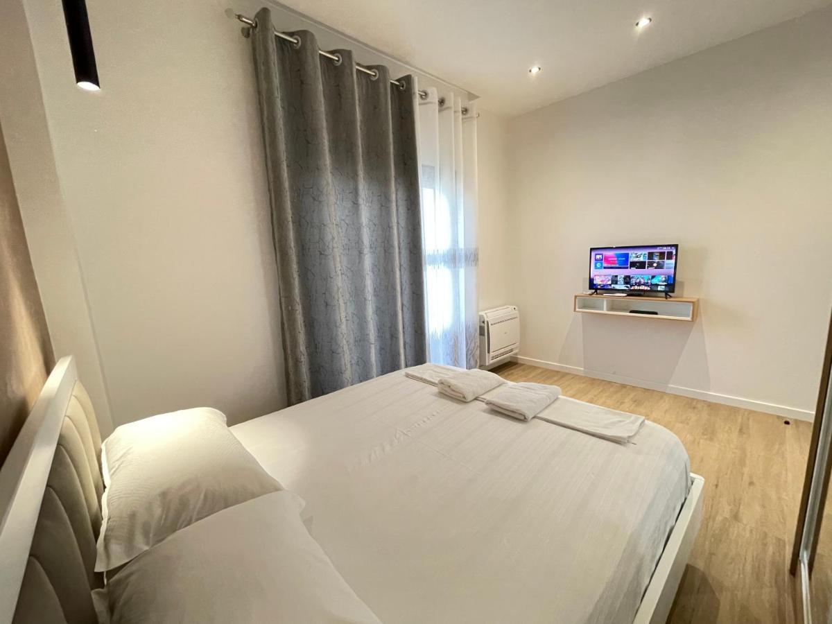 Arial Trinity Suites Avlonya Dış mekan fotoğraf