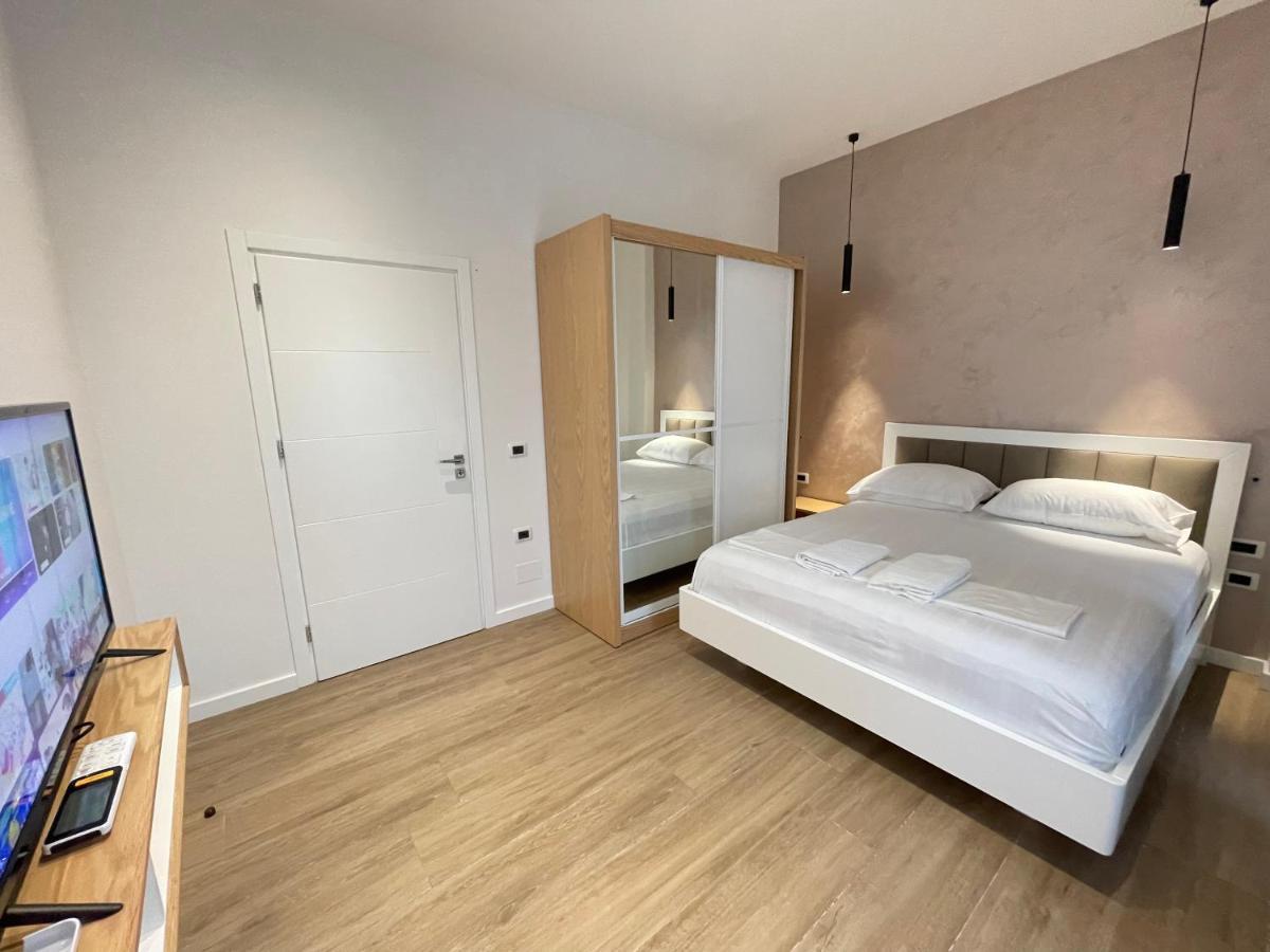 Arial Trinity Suites Avlonya Dış mekan fotoğraf