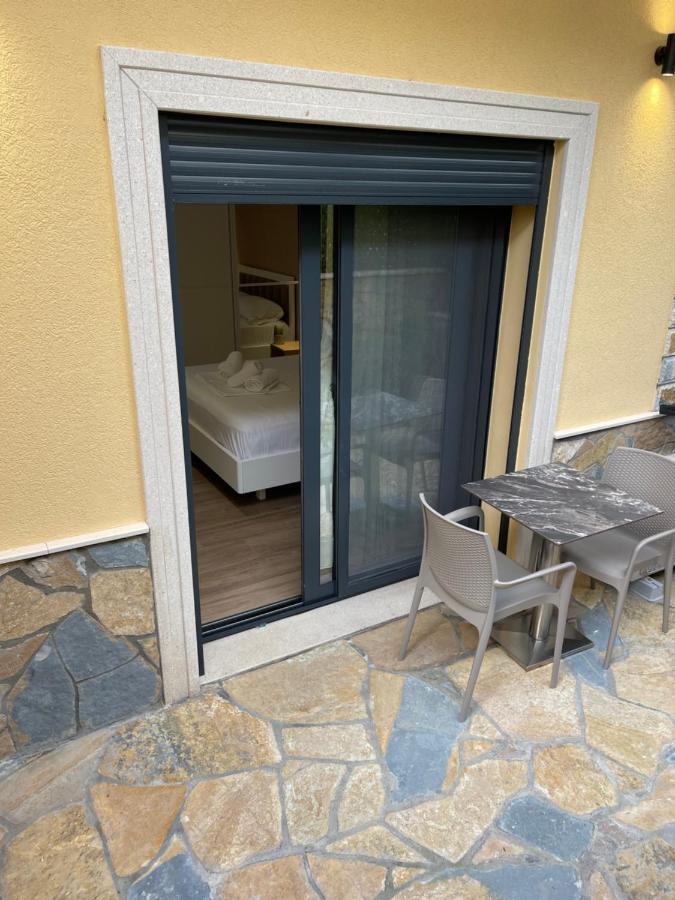 Arial Trinity Suites Avlonya Dış mekan fotoğraf