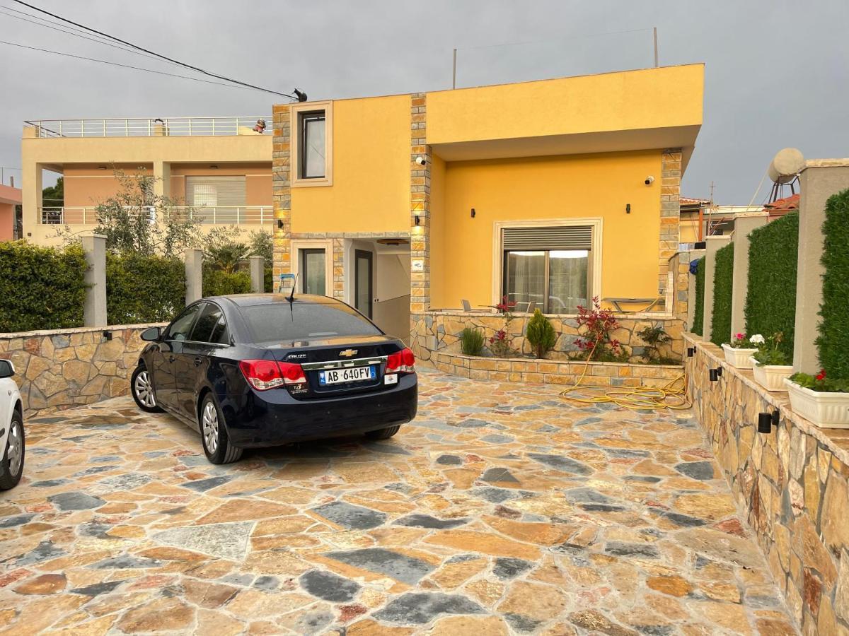 Arial Trinity Suites Avlonya Dış mekan fotoğraf