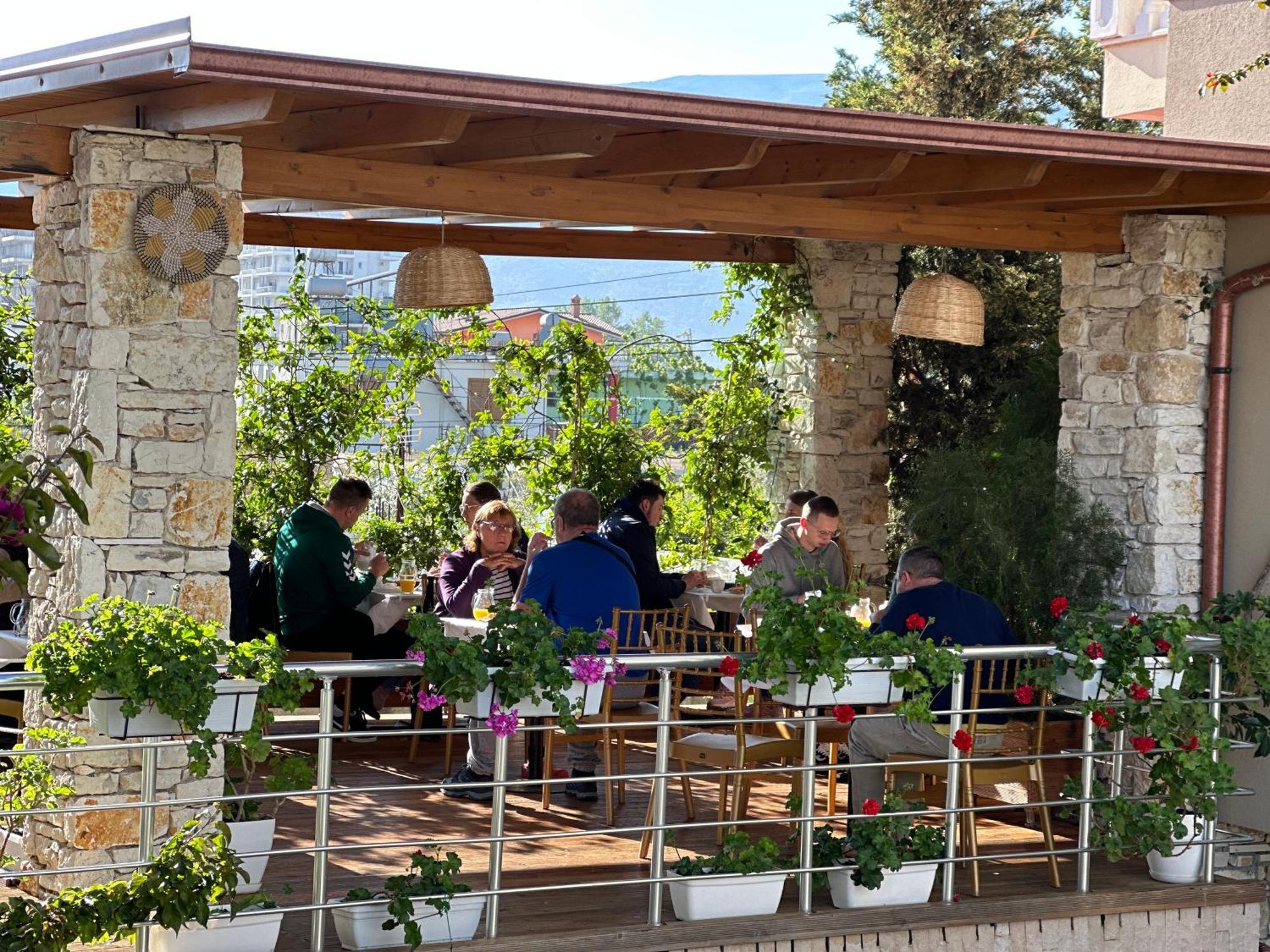 Arial Trinity Suites Avlonya Dış mekan fotoğraf