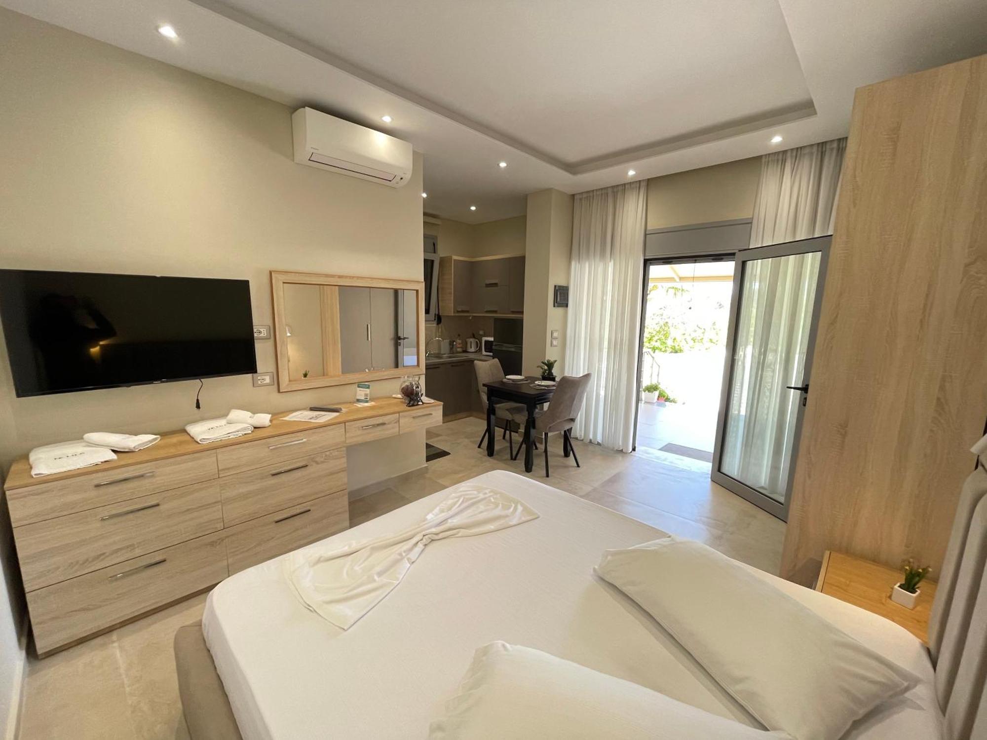 Arial Trinity Suites Avlonya Dış mekan fotoğraf