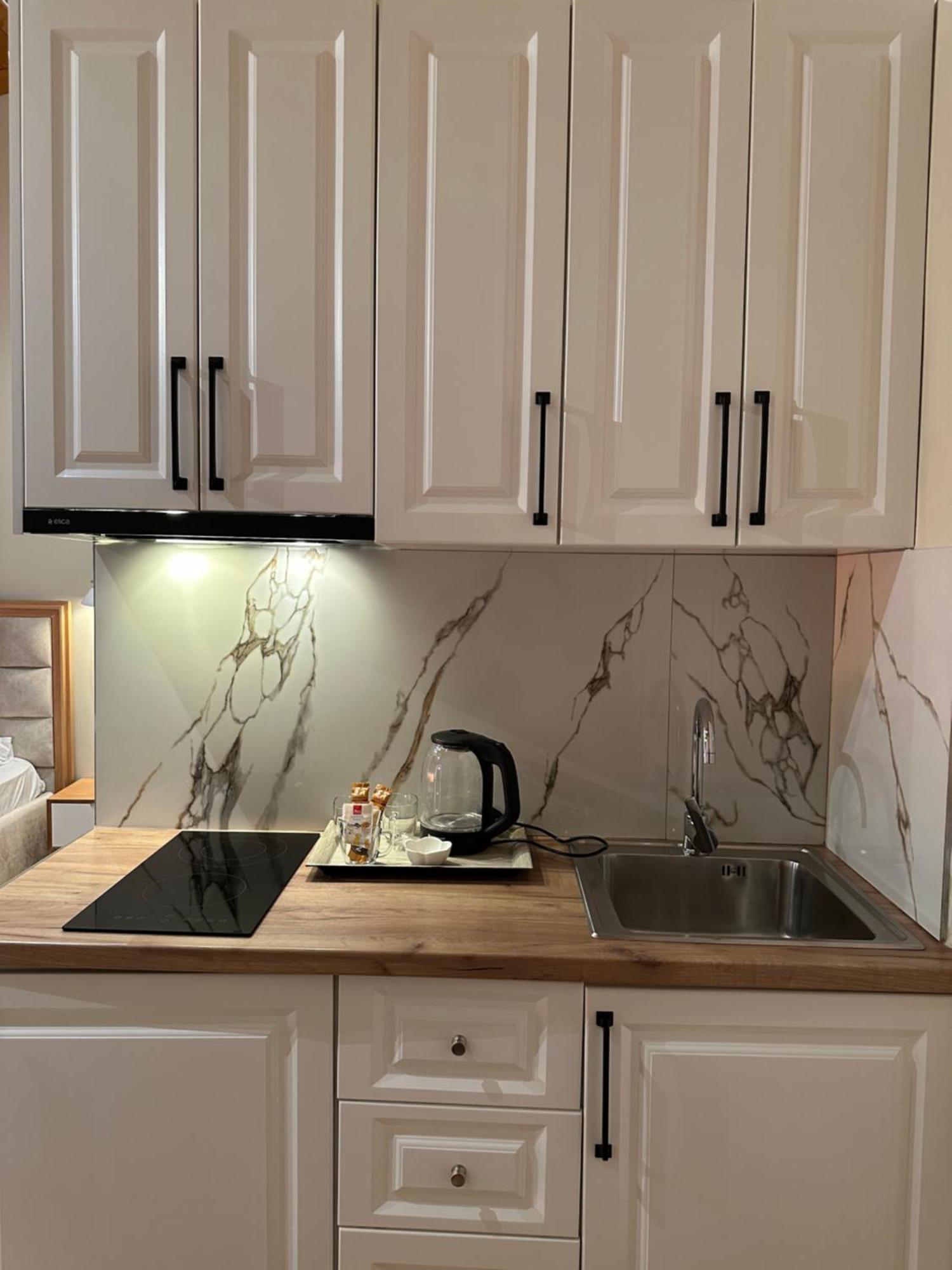 Arial Trinity Suites Avlonya Dış mekan fotoğraf